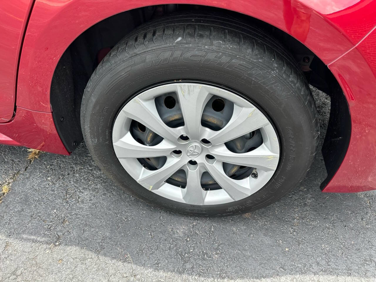 Used 2022 Toyota Corolla LE image 9