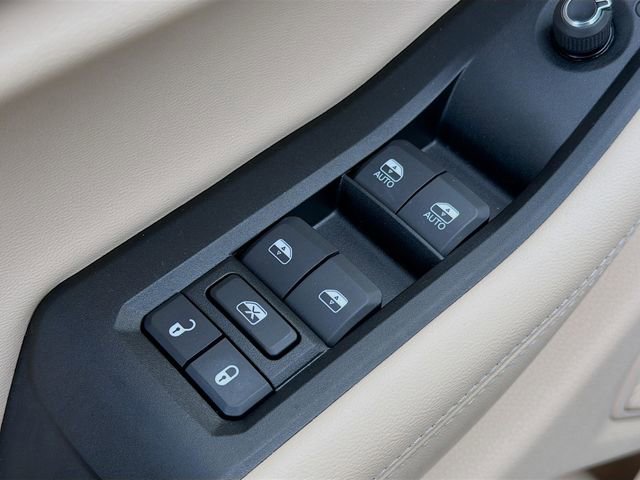 Used 2025 Jeep Grand Cherokee Limited w/ Luxury Tech Group II image 22