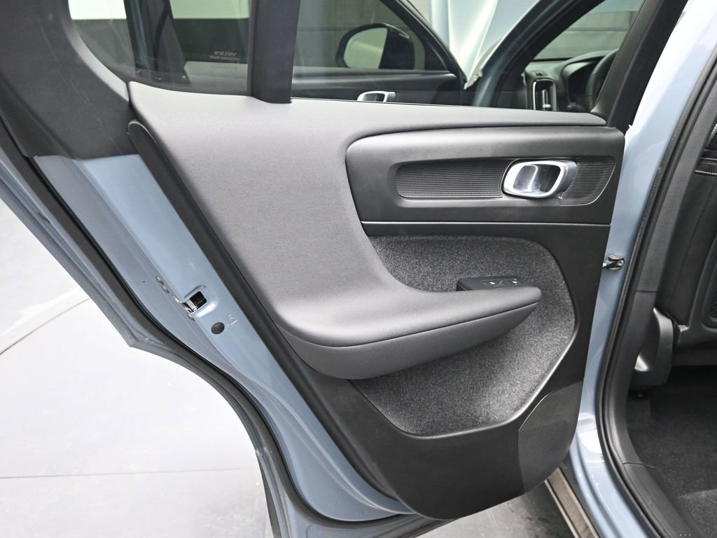 Used 2023 Volvo C40 P8 Recharge Plus image 13
