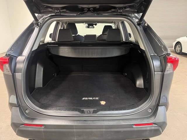 Used 2020 Toyota RAV4 XLE w/ Convenience Package image 16