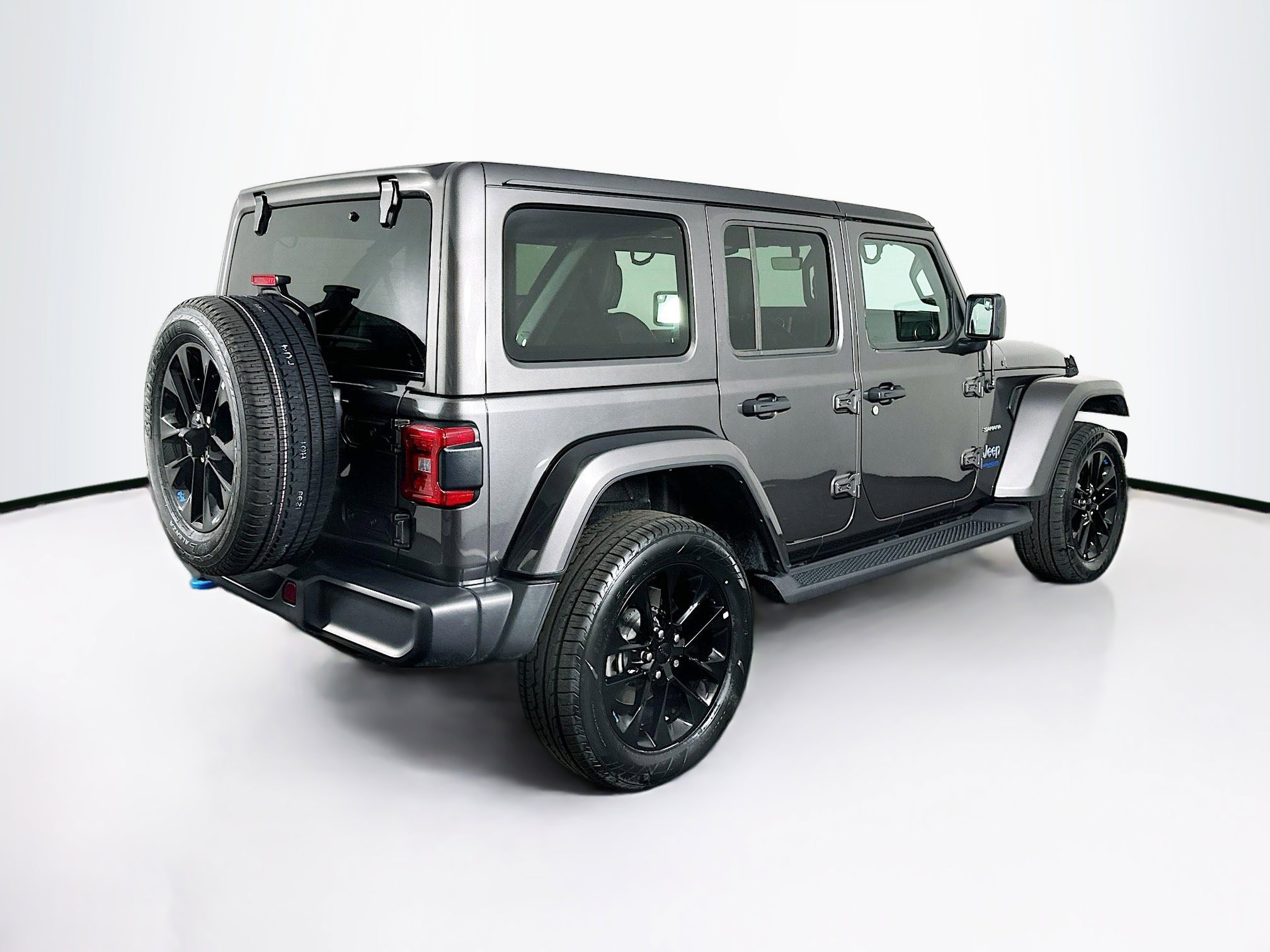 Used 2022 Jeep Wrangler Sahara image 9