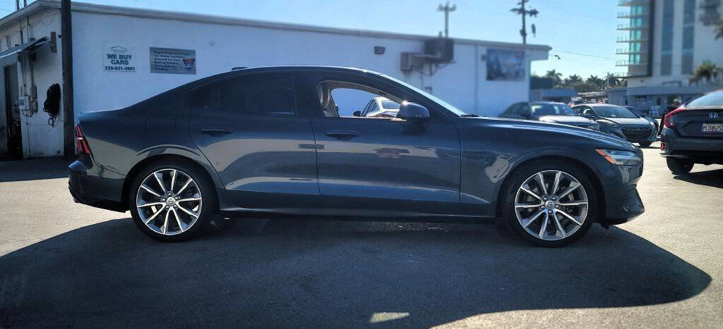 Used 2019 Volvo S60 T5 Momentum w/ Premium Package image 6