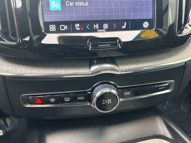 Certified 2025 Volvo XC60 B5 Plus w/ Climate Package image 25