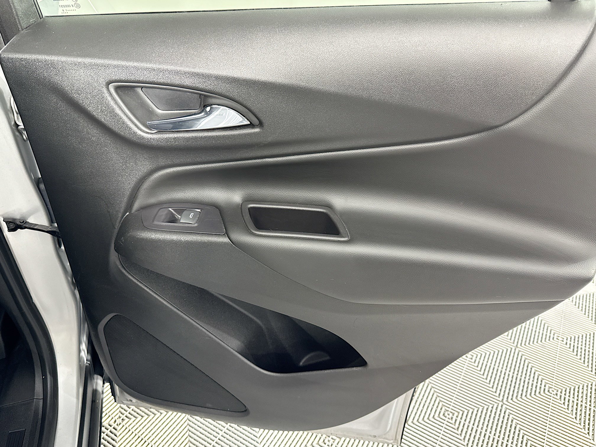 Used 2019 Chevrolet Equinox LT image 27