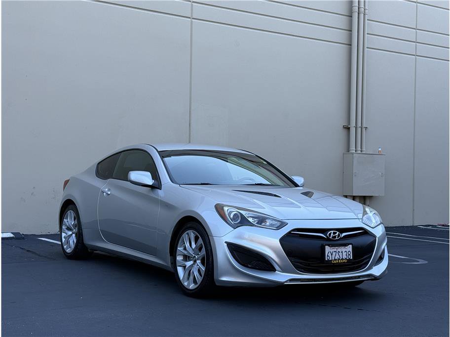 Used 2013 Hyundai Genesis 2.0T image 2