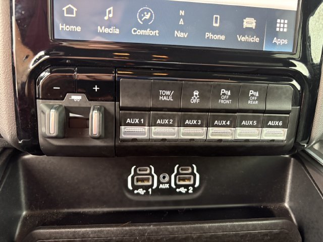 Used 2024 RAM 2500 Big Horn w/ Sport Appearance Package AWD/4WD image 43