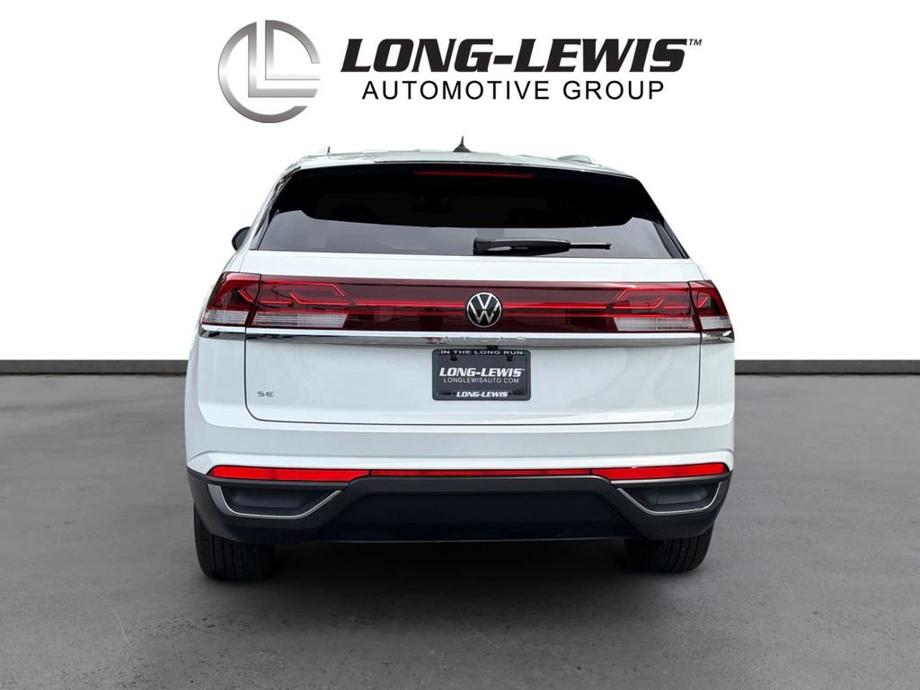 Certified 2024 Volkswagen Atlas Cross Sport SE FWD image 5