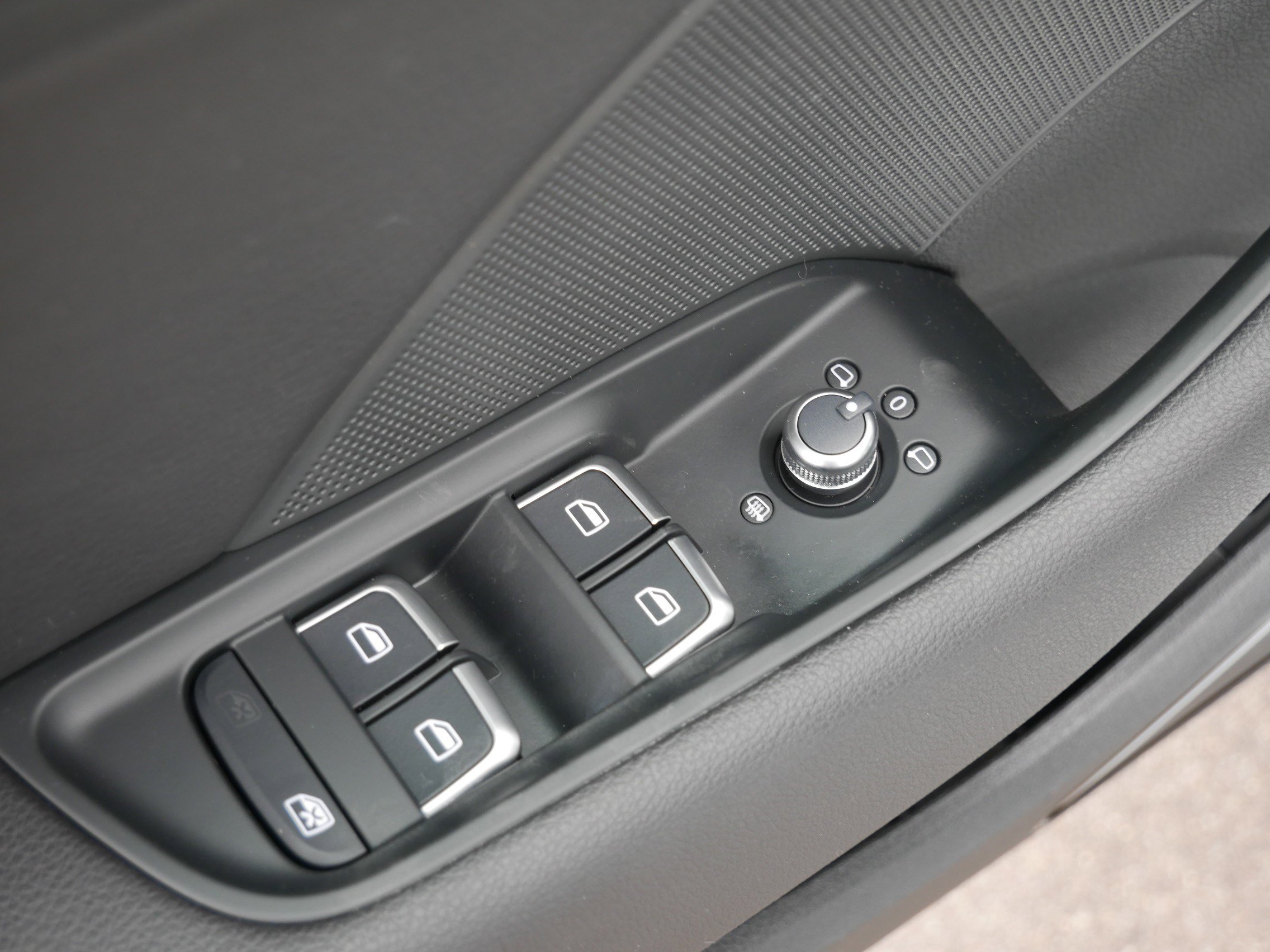 Used 2016 Audi A3 e-tron Premium Plus w/ Premium Plus Package FWD image 19