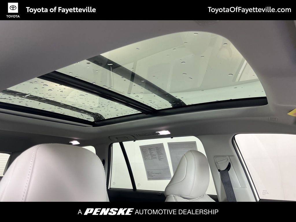 Used 2024 Toyota Grand Highlander Limited image 11