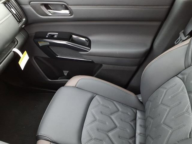 New 2026 Nissan Pathfinder Platinum image 22