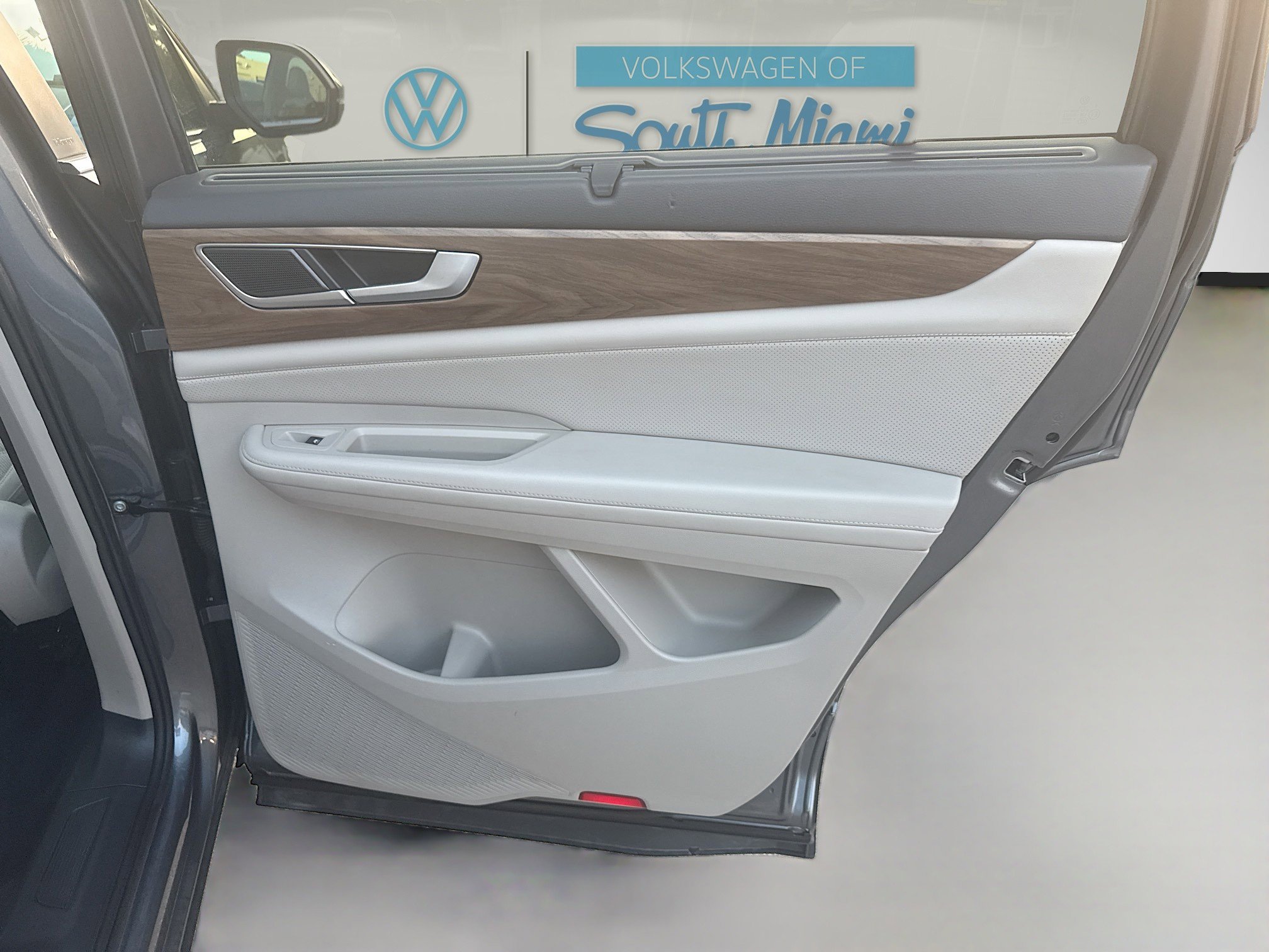 Used 2024 Volkswagen Atlas SE image 31