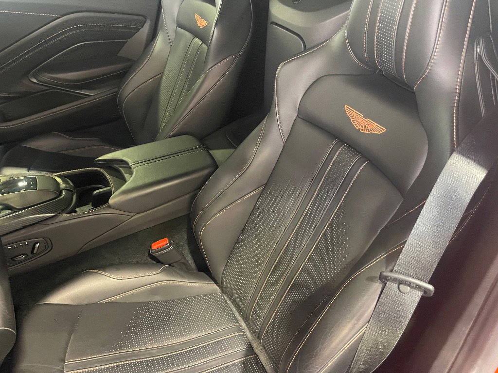 Used 2023 Aston Martin V8 Vantage Roadster image 11