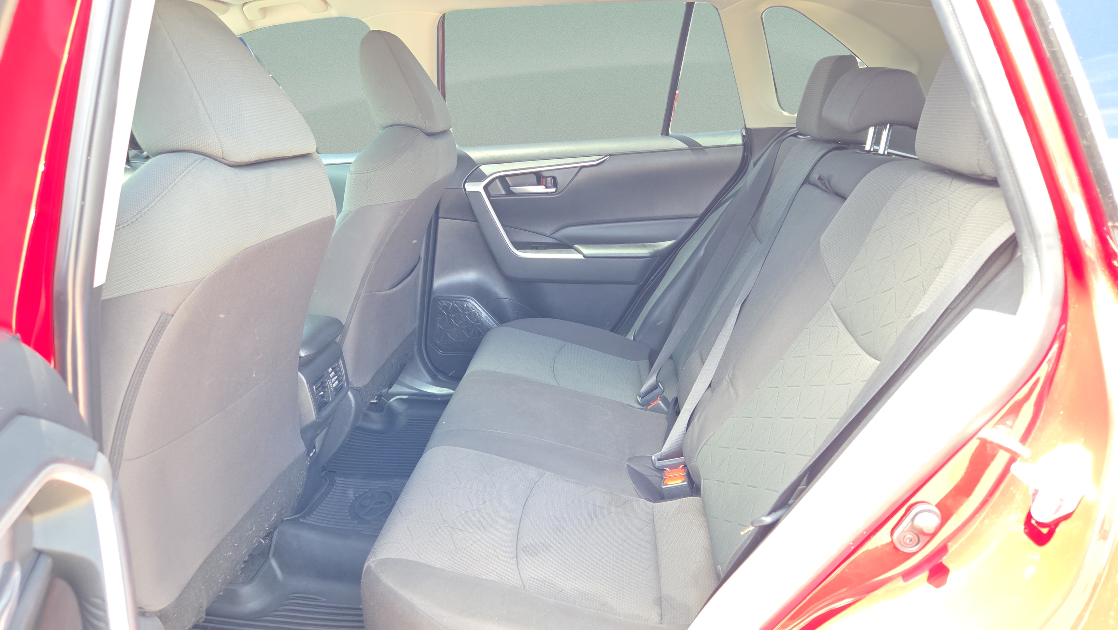 Used 2023 Toyota RAV4 XLE w/ Convenience Package FWD image 11
