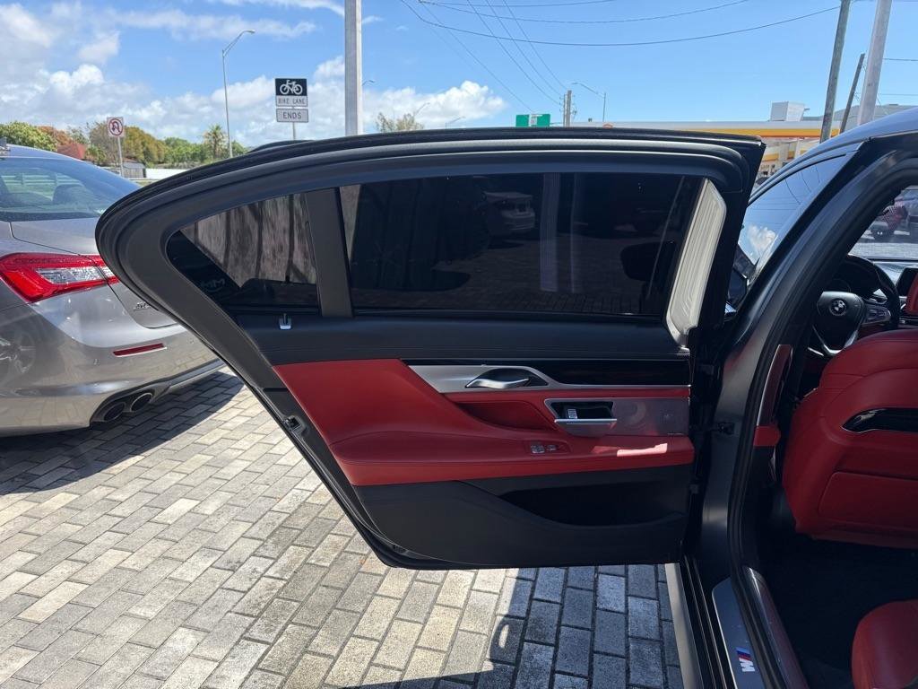 Used 2017 BMW 750i 750i Sedan image 43