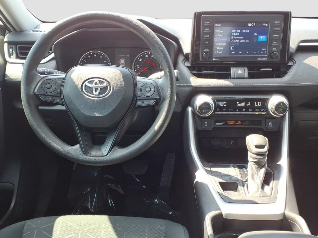 Used 2021 Toyota RAV4 XLE AWD/4WD image 13