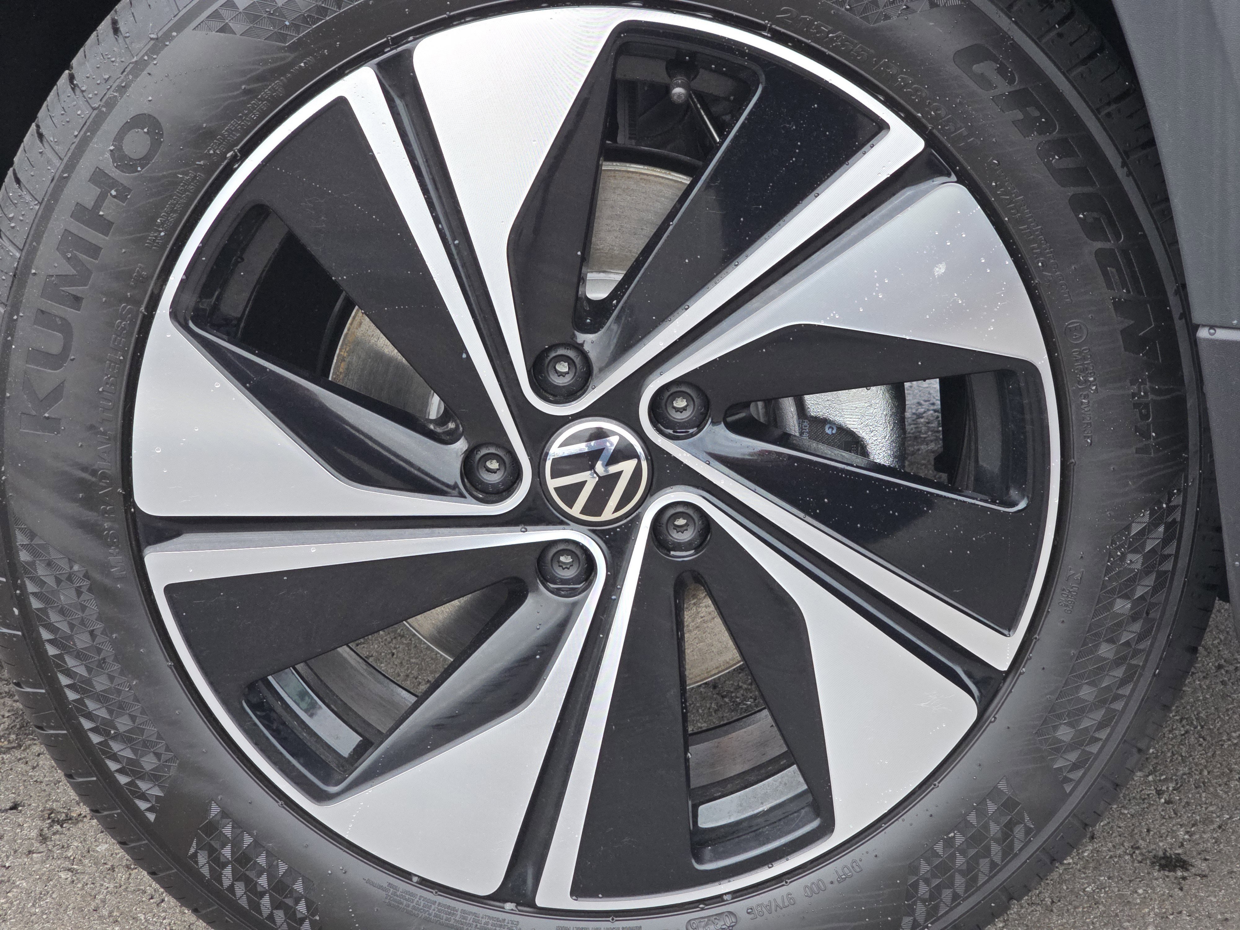 New 2026 Volkswagen Taos SE AWD/4WD image 16
