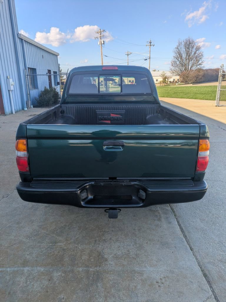 Used 2002 Toyota Tacoma w/ SR5 Package image 5