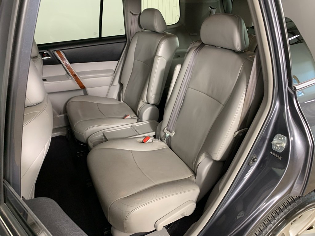 Used 2013 Toyota Highlander Limited image 33