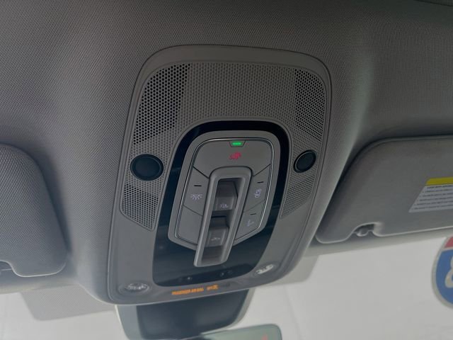 Used 2023 Audi e-tron Premium Plus w/ Premium Plus Package image 19