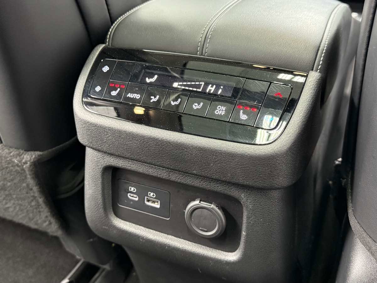 Used 2024 INFINITI QX60 Luxe image 32