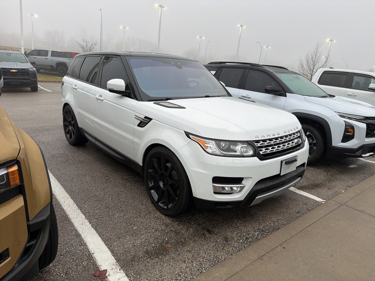 Used 2017 Land Rover Range Rover Sport HSE image 3