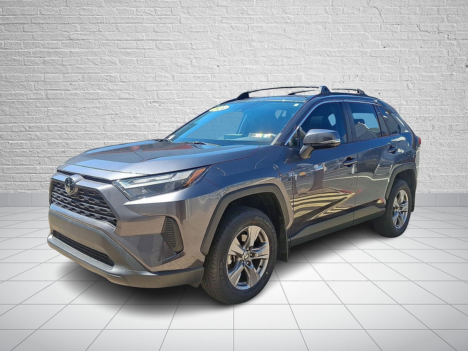 Used 2024 Toyota RAV4 XLE w/ Convenience Package FWD image 3