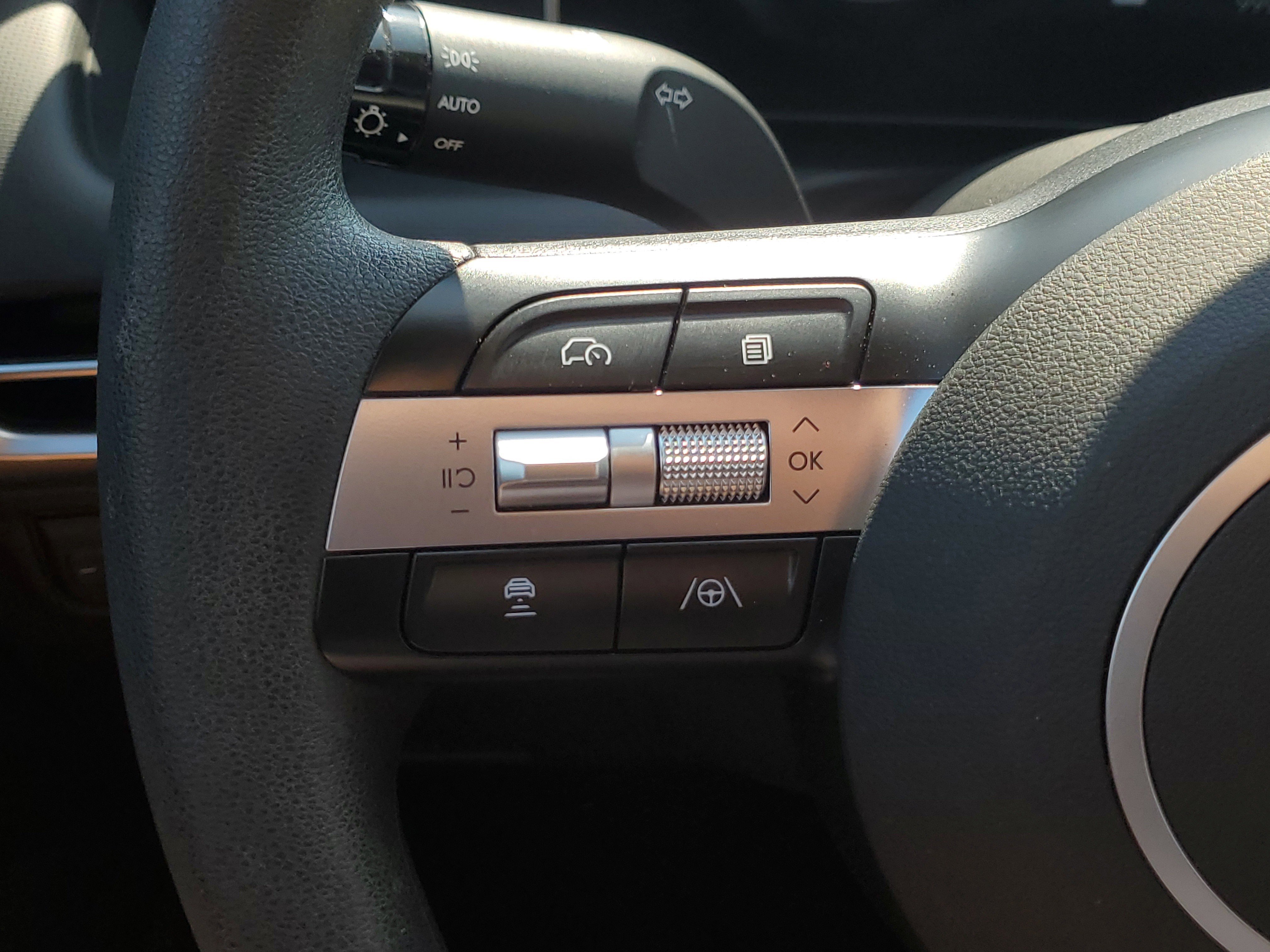 Used 2025 Hyundai Tucson SE image 25