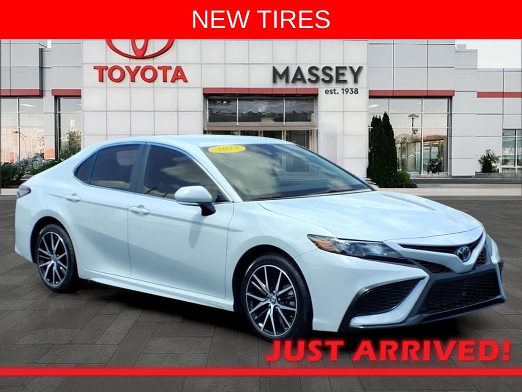 Used 2023 Toyota Camry SE