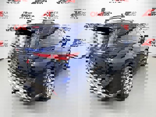 Used 2024 Toyota Highlander Platinum FWD image 7