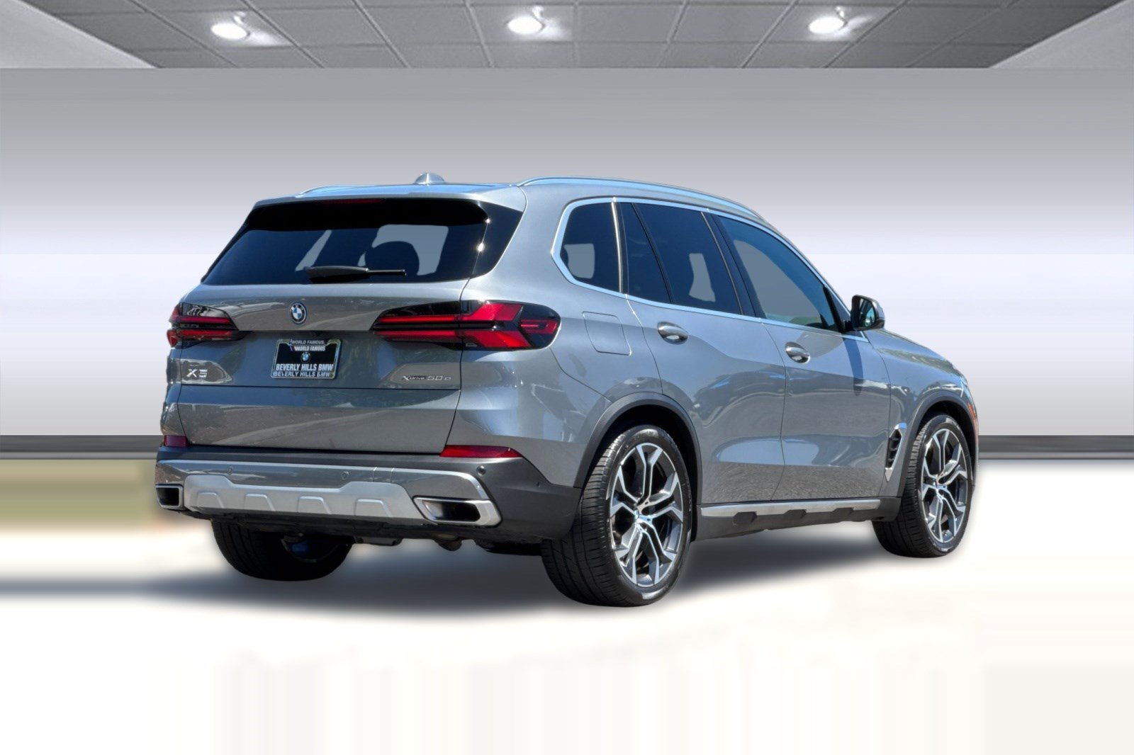 Used 2026 BMW X5 xDrive50e w/ Climate Comfort Package AWD/4WD image 9