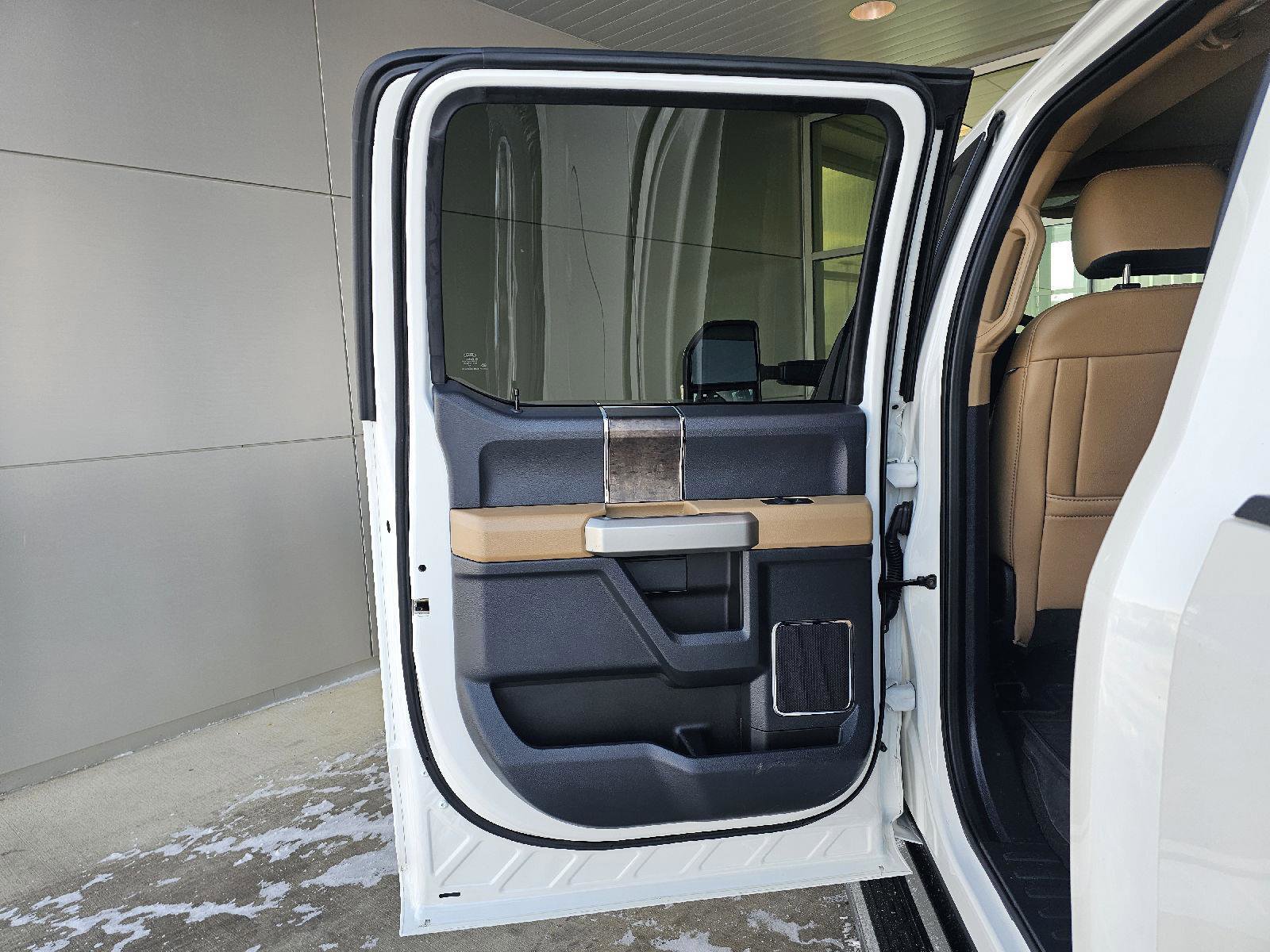 Used 2022 Ford F250 Lariat w/ Lariat Ultimate Package image 16