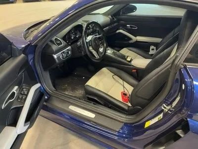 Used 2021 Porsche 718 Cayman image 3