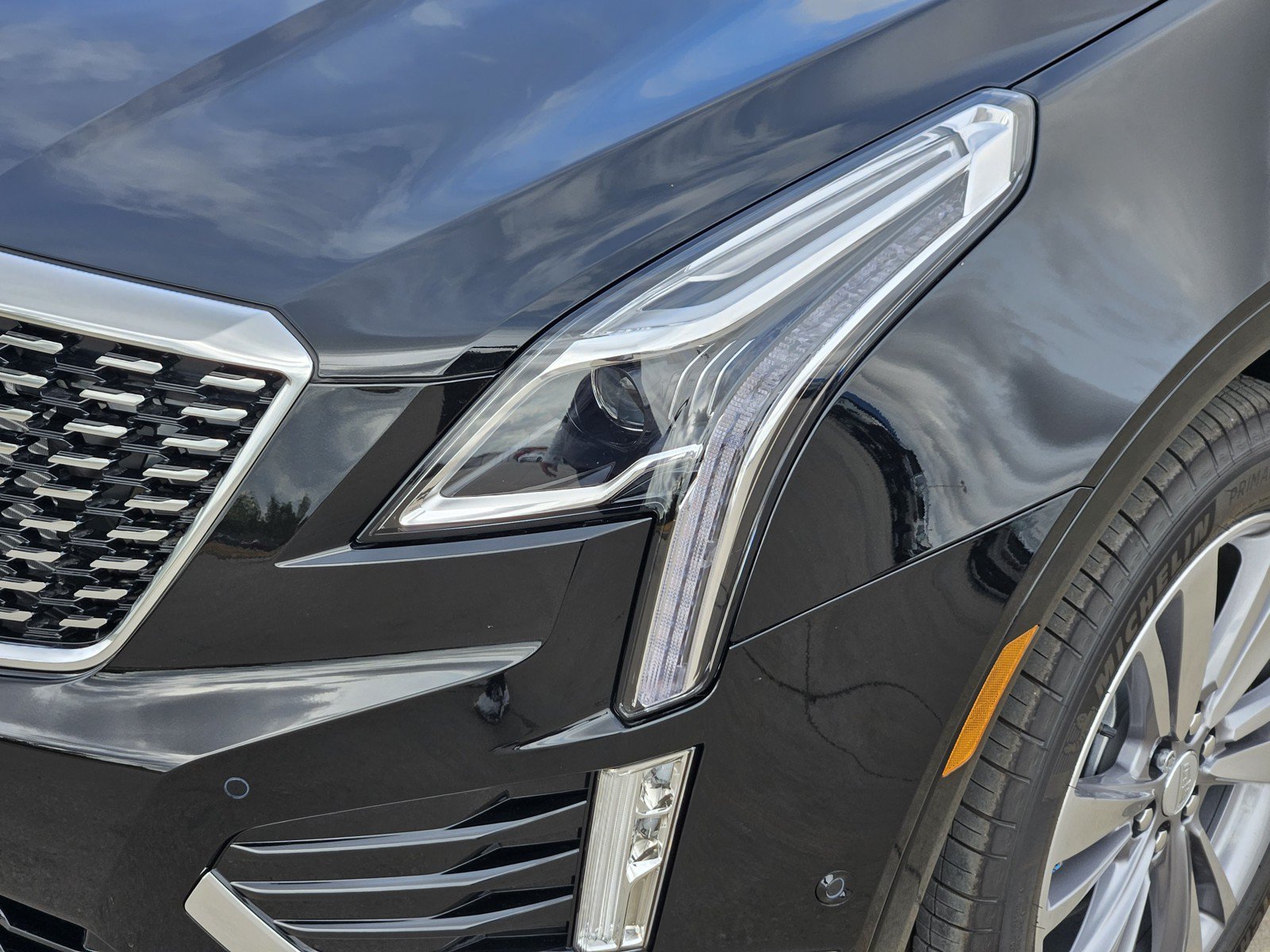 New 2026 Cadillac XT5 Premium Luxury w/ Driver Assist Package FWD image 5