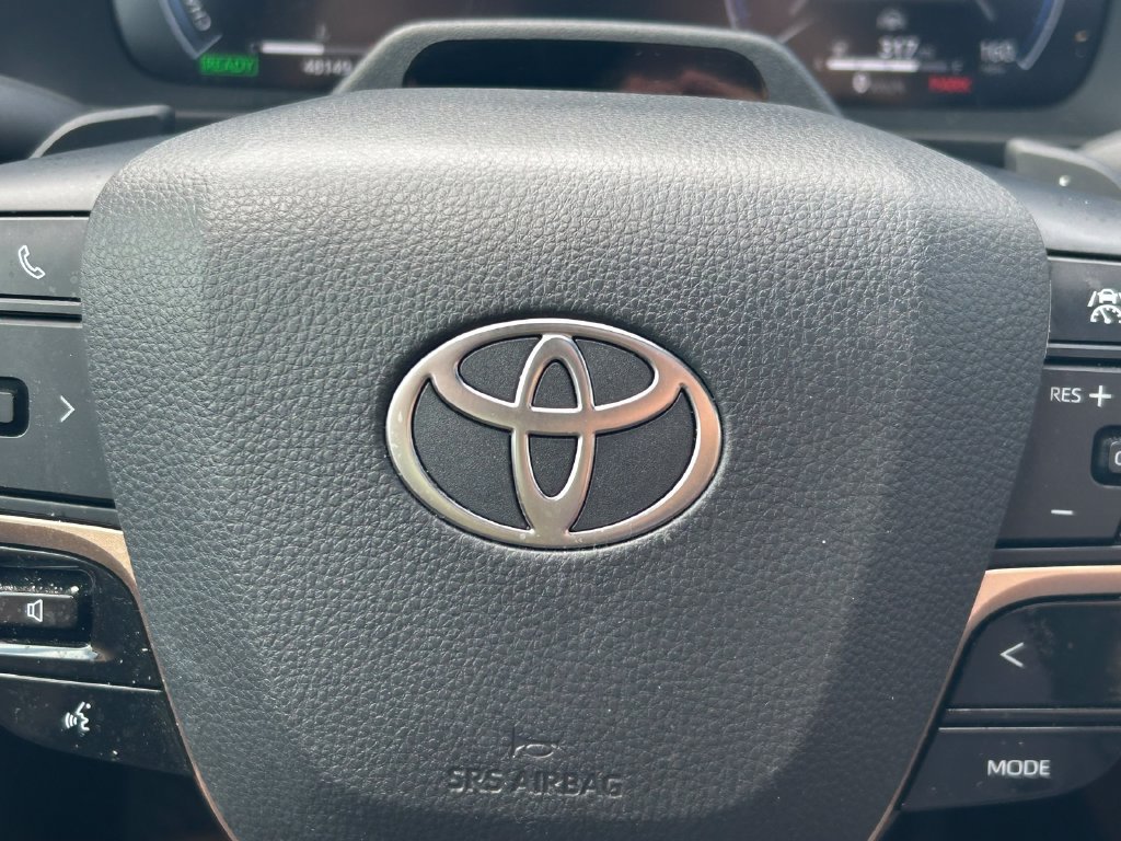 Used 2025 Toyota Crown Signia w/ Advanced Technology Package AWD/4WD image 39
