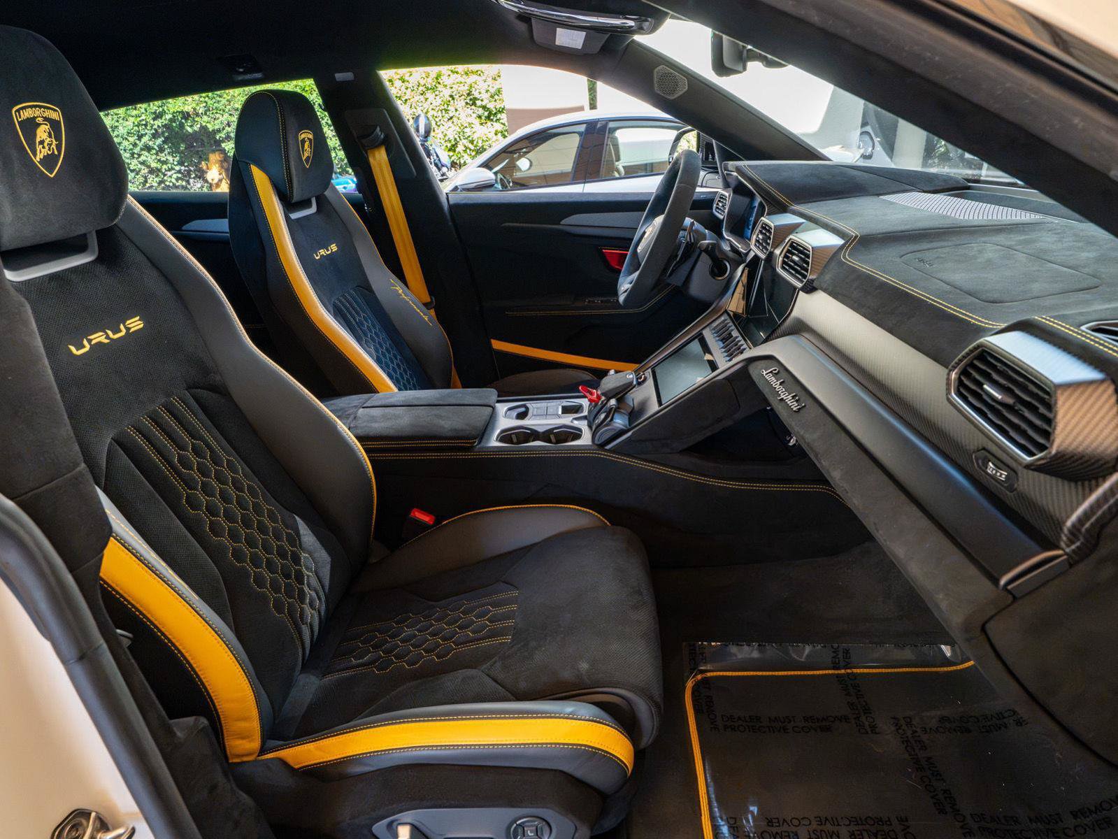 Used 2024 Lamborghini Urus Performante AWD/4WD image 23