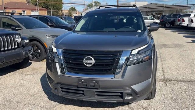 Used 2024 Nissan Pathfinder SV image 31