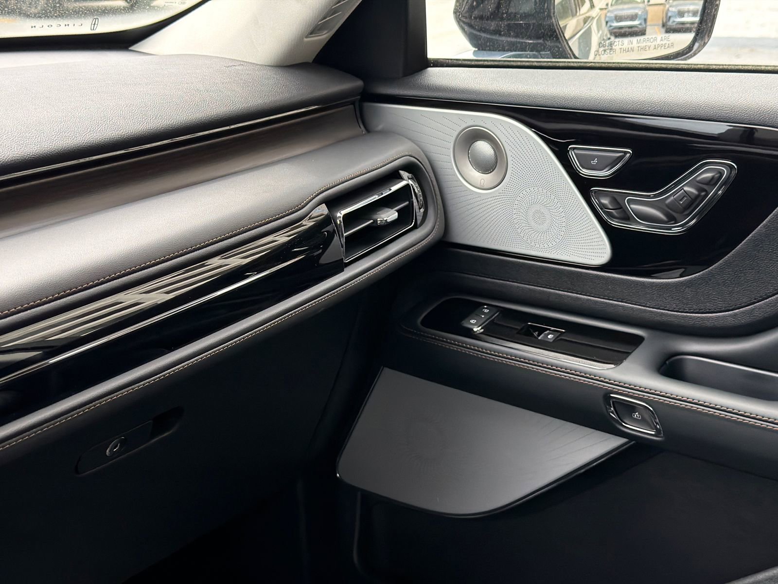 New 2026 Lincoln Aviator Reserve AWD/4WD image 34