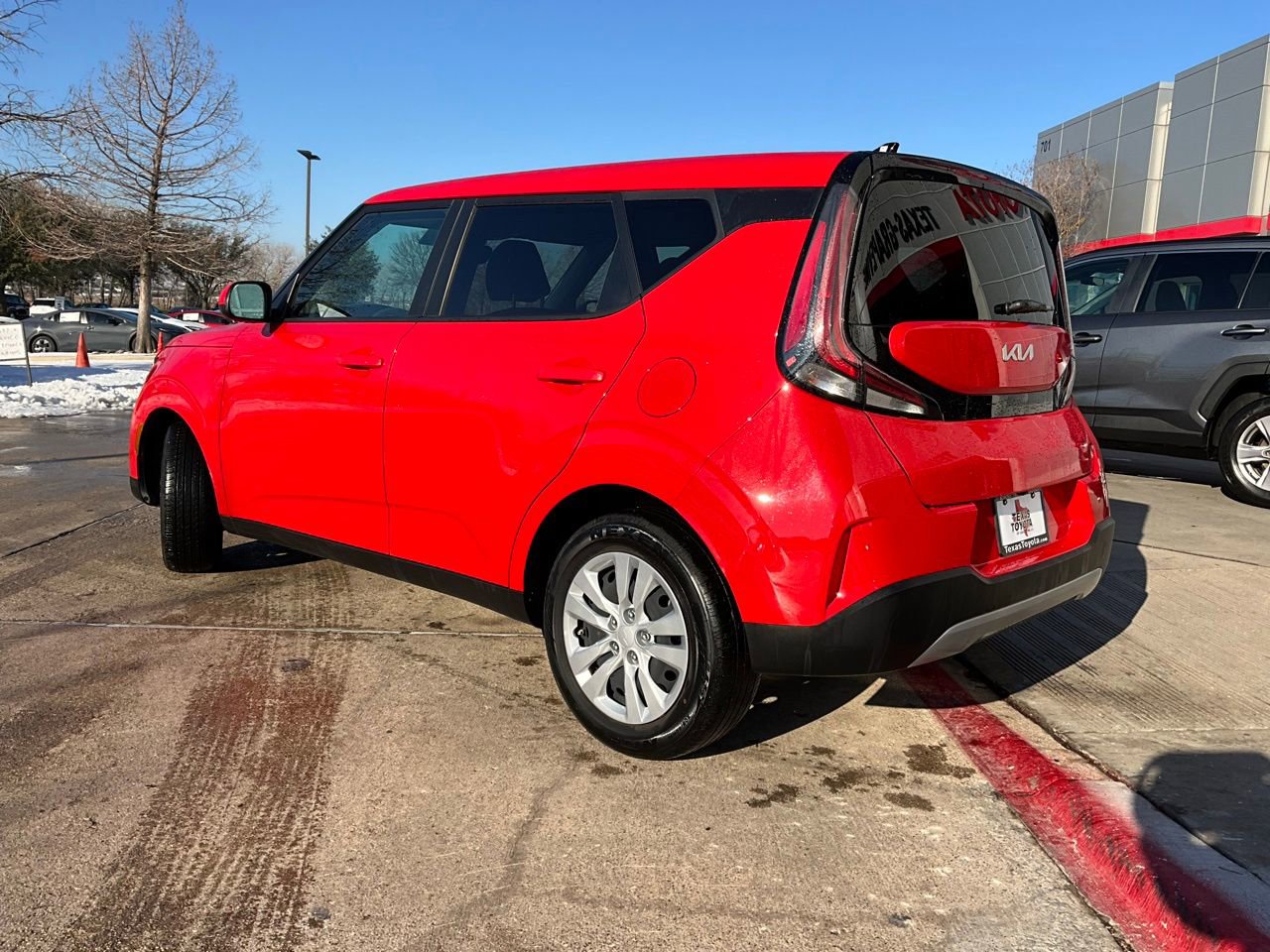 Used 2025 Kia Soul LX image 8
