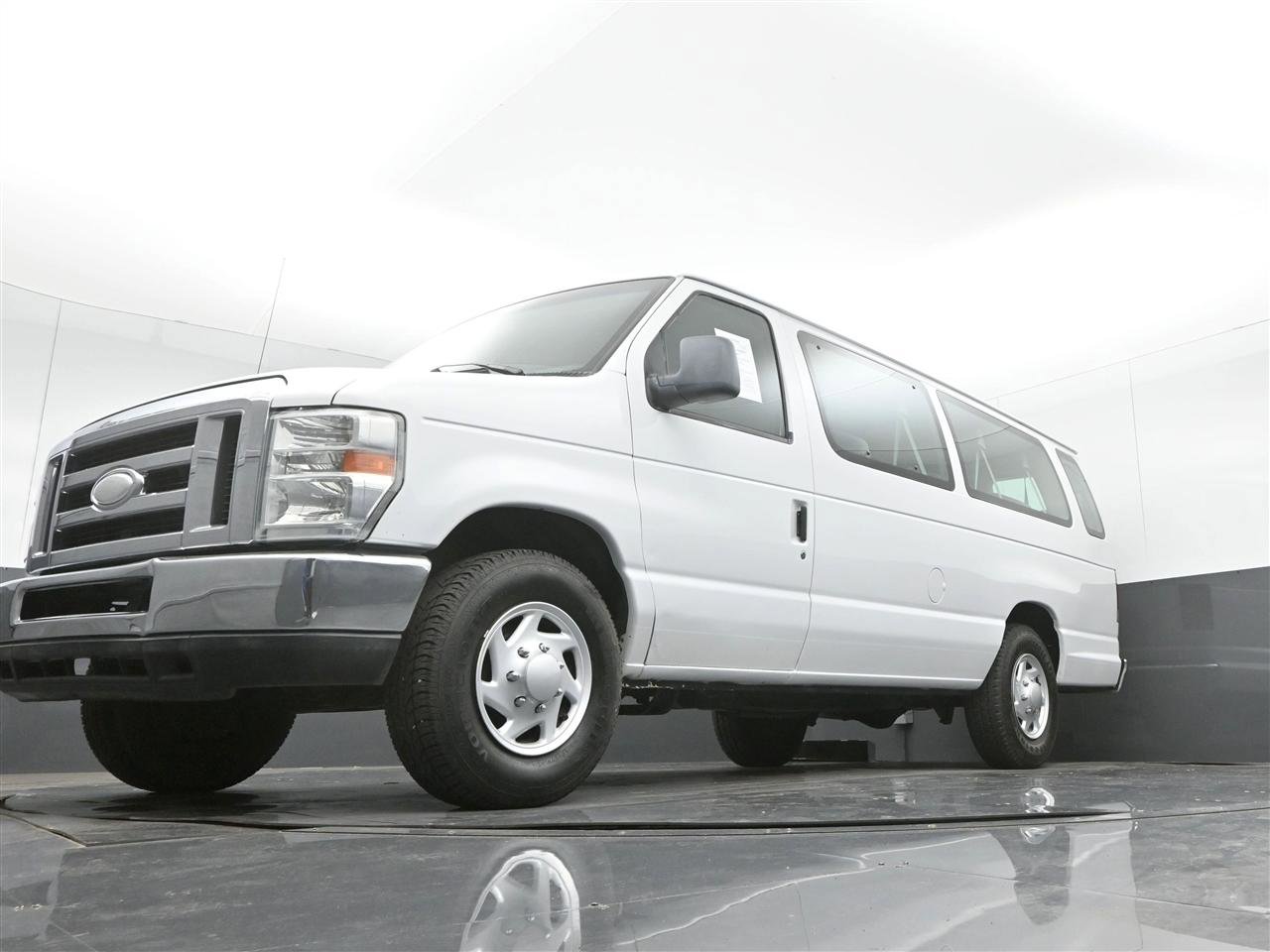 Used 2014 Ford E-350 and Econoline 350 XLT RWD image 27
