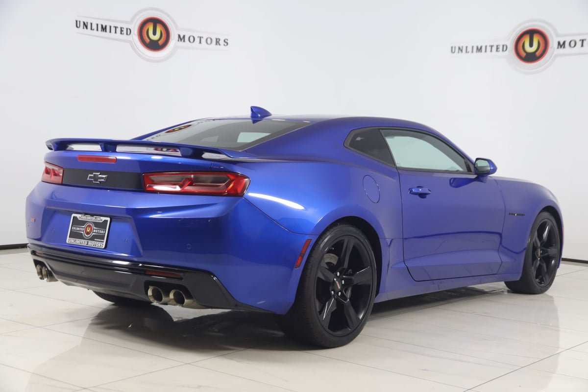 Used 2018 Chevrolet Camaro SS RWD image 3