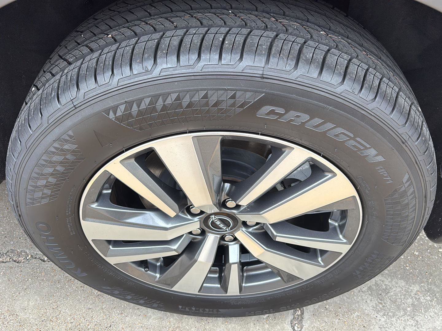 Used 2024 Nissan Pathfinder SL image 11