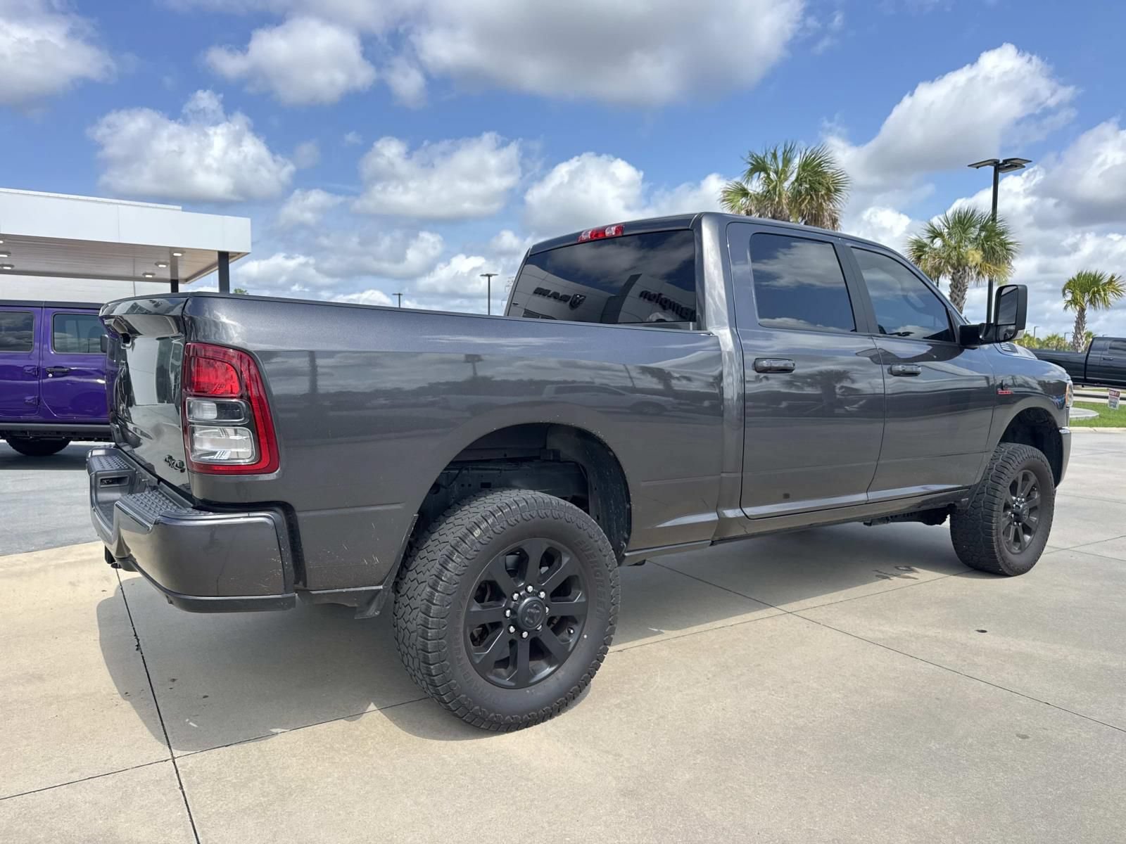 Used 2022 RAM 2500 Big Horn w/ Night Edition AWD/4WD image 7