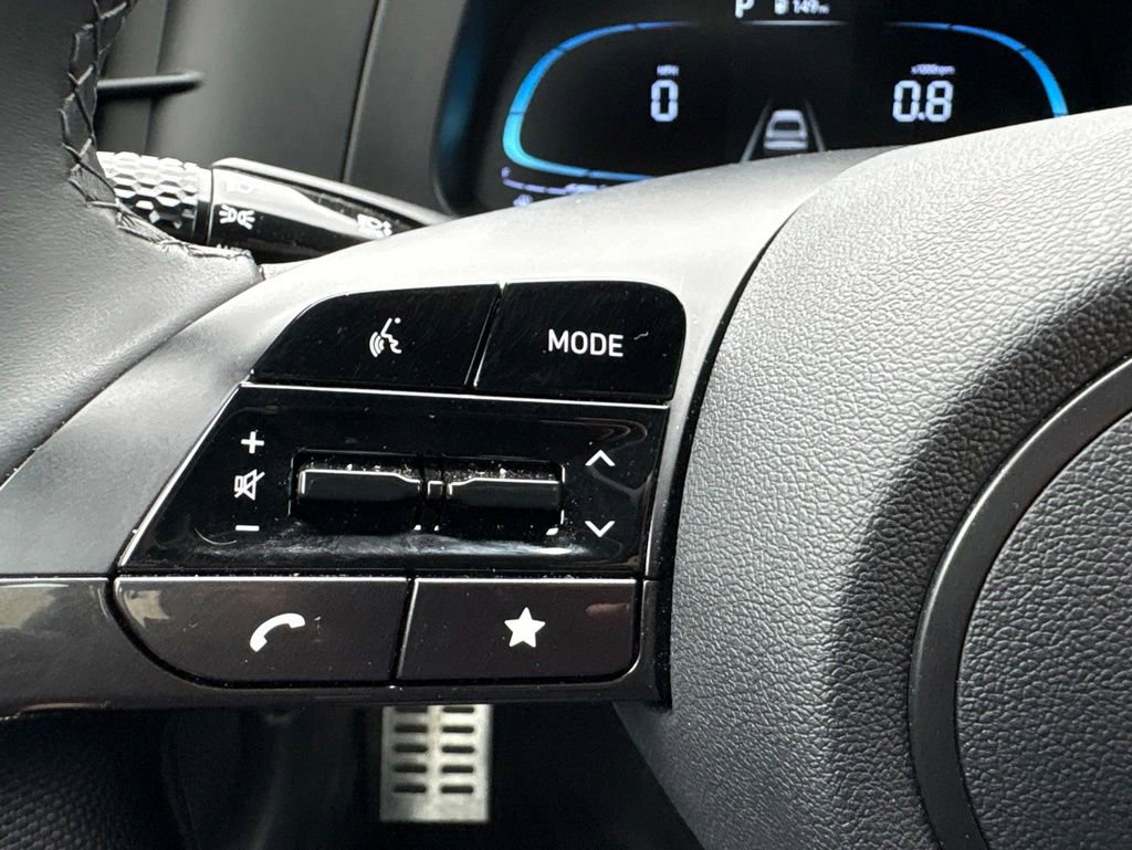 Certified 2025 Hyundai Elantra Sport FWD image 18