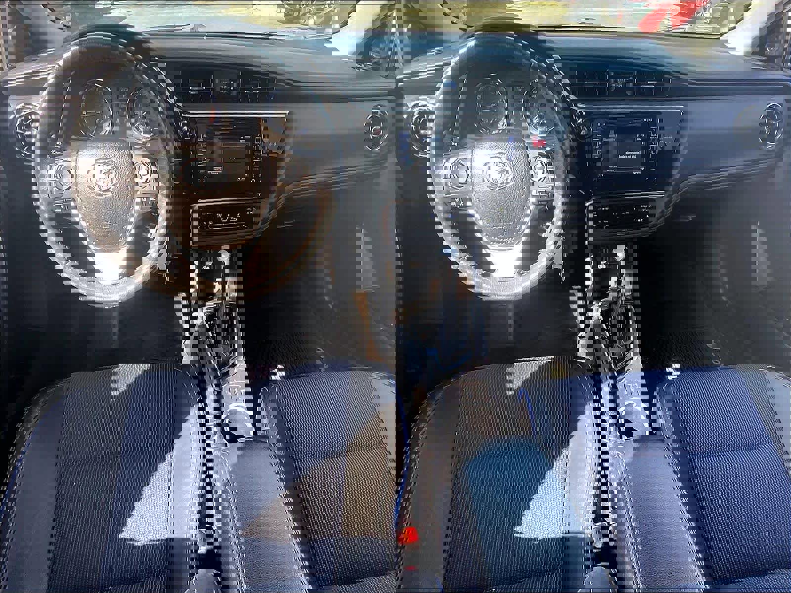 Used 2018 Toyota Corolla SE image 15