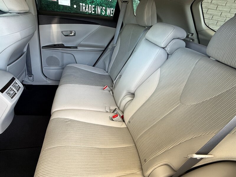 Used 2013 Toyota Venza LE FWD image 24