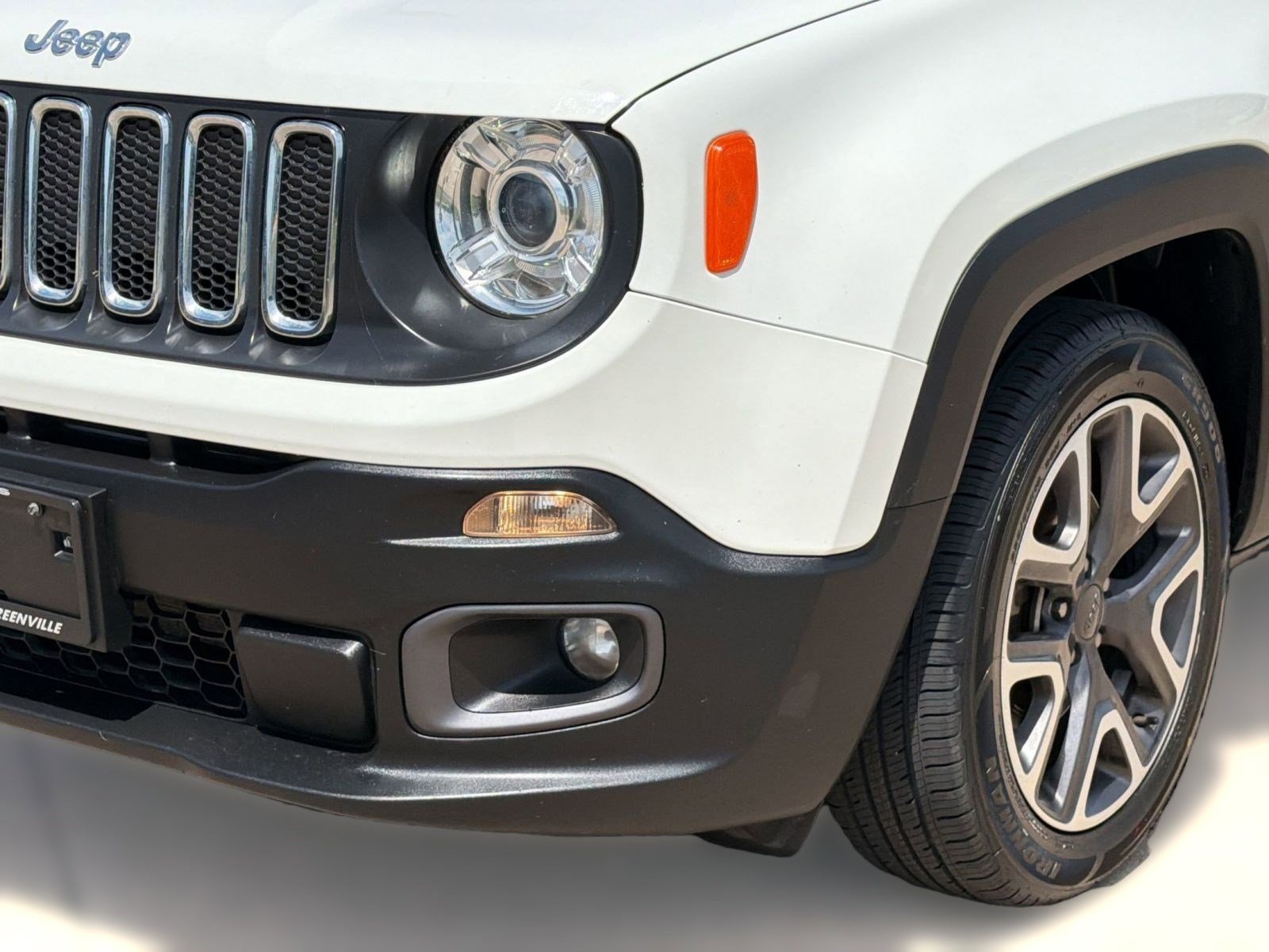 Used 2018 Jeep Renegade Latitude w/ Advanced Technology Group FWD image 11