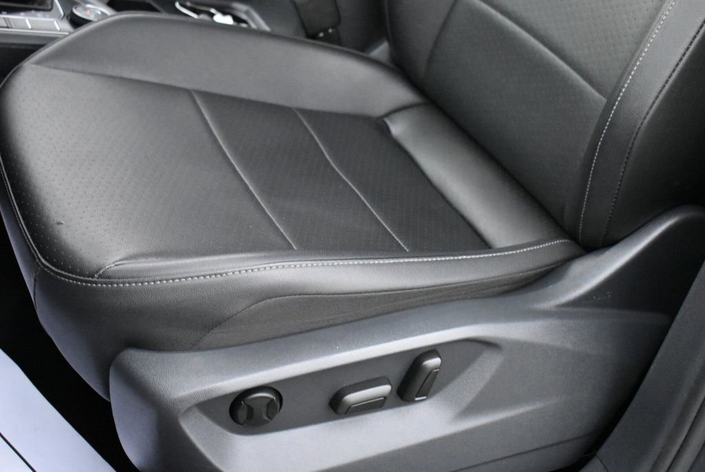 Used 2019 Volkswagen Tiguan SE AWD/4WD image 12