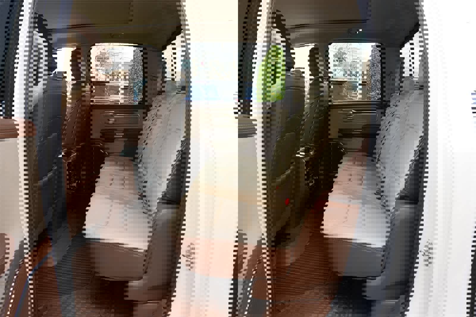 Used 2019 RAM 1500 Laramie image 18