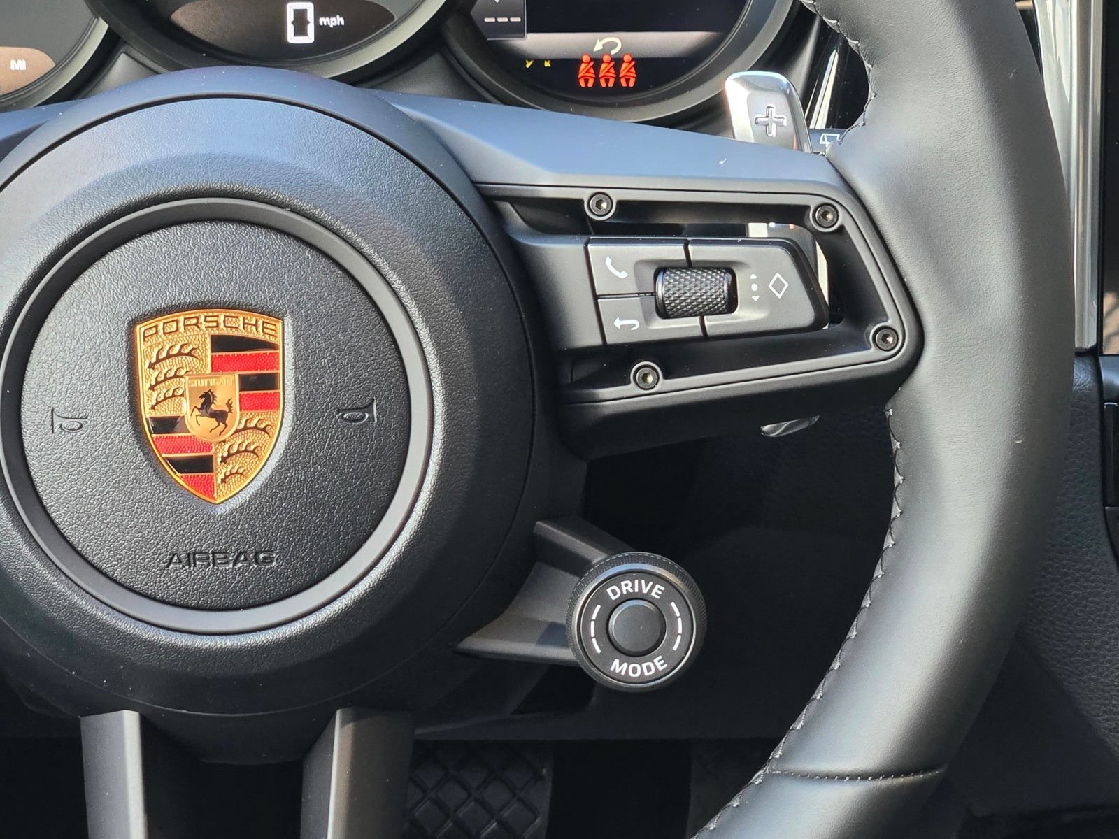 New 2026 Porsche Macan Turbo AWD/4WD image 17