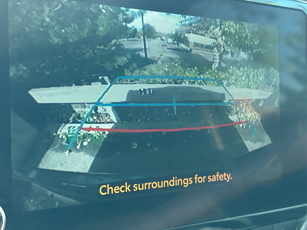 Used 2023 Toyota Highlander LE image 28